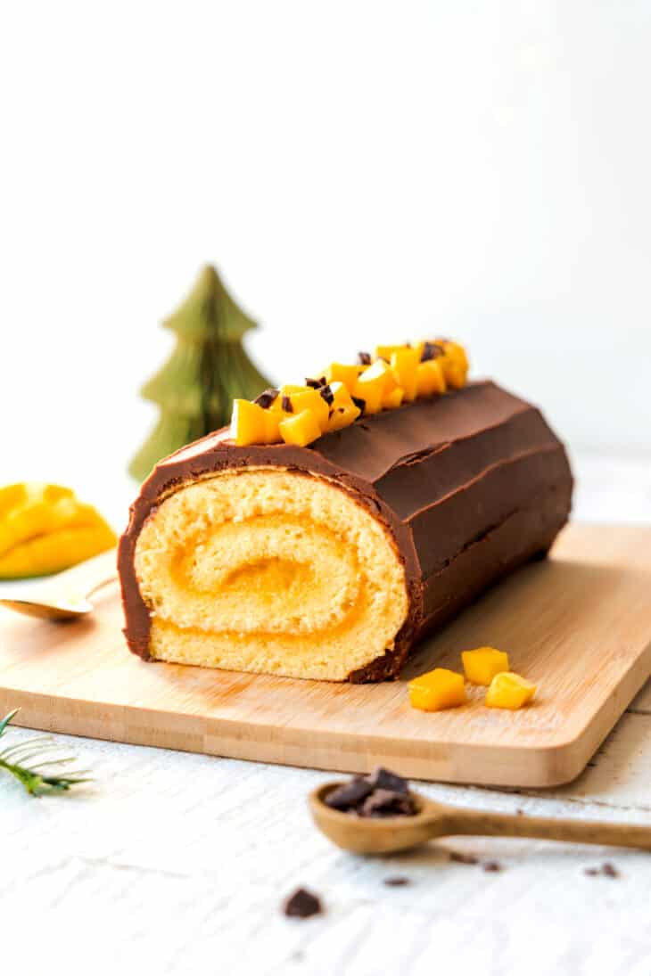 This chocolate mango yule log will bring some subtle exotic flavors to your traditional Christmas dessert.