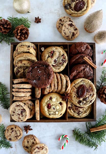 This festive Christmas cookie box is filled with your favorite cookies, ranging from chocolate brownie cookies, shortbread cookies, white chocolate and cranberry cookies, and more.