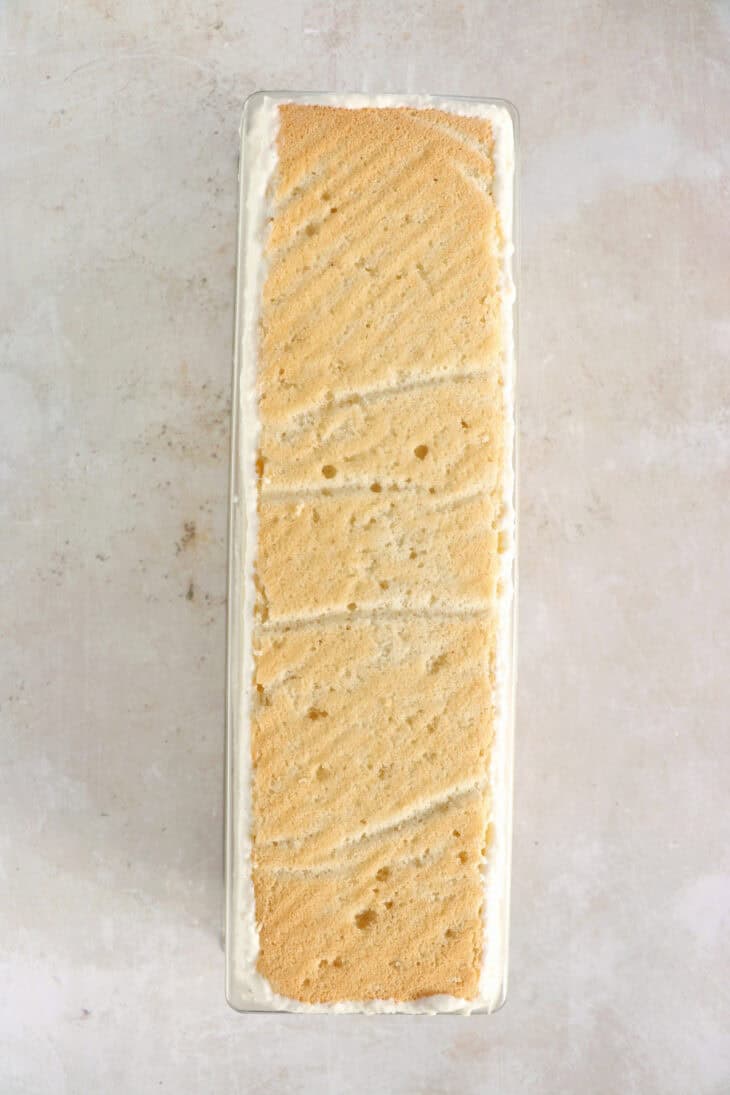 La bûche poire Spéculoos et une sublime bûche de Noël, alliant élégance et délicatesse, avec un jeu de textures et de saveurs époustouflant.