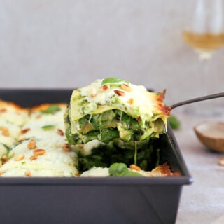 These green goddess lasagna are packed with greens and cheesy flavors. Perfect for meal prep and kid approved!