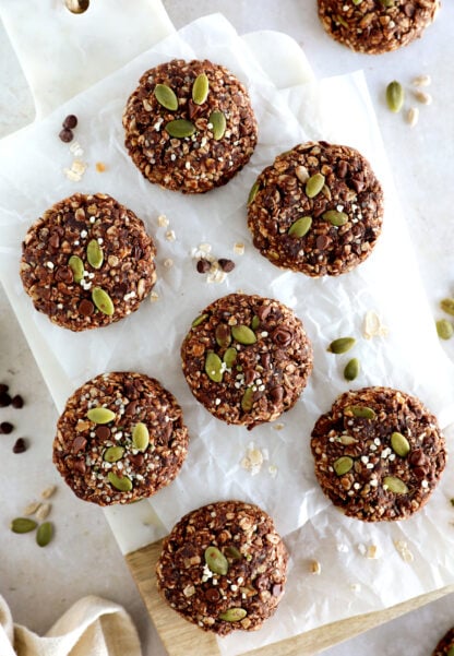 These healthy chocolate breakfast cookies are chocolaty, naturally sweetened and packed with superfoods to improve energy.