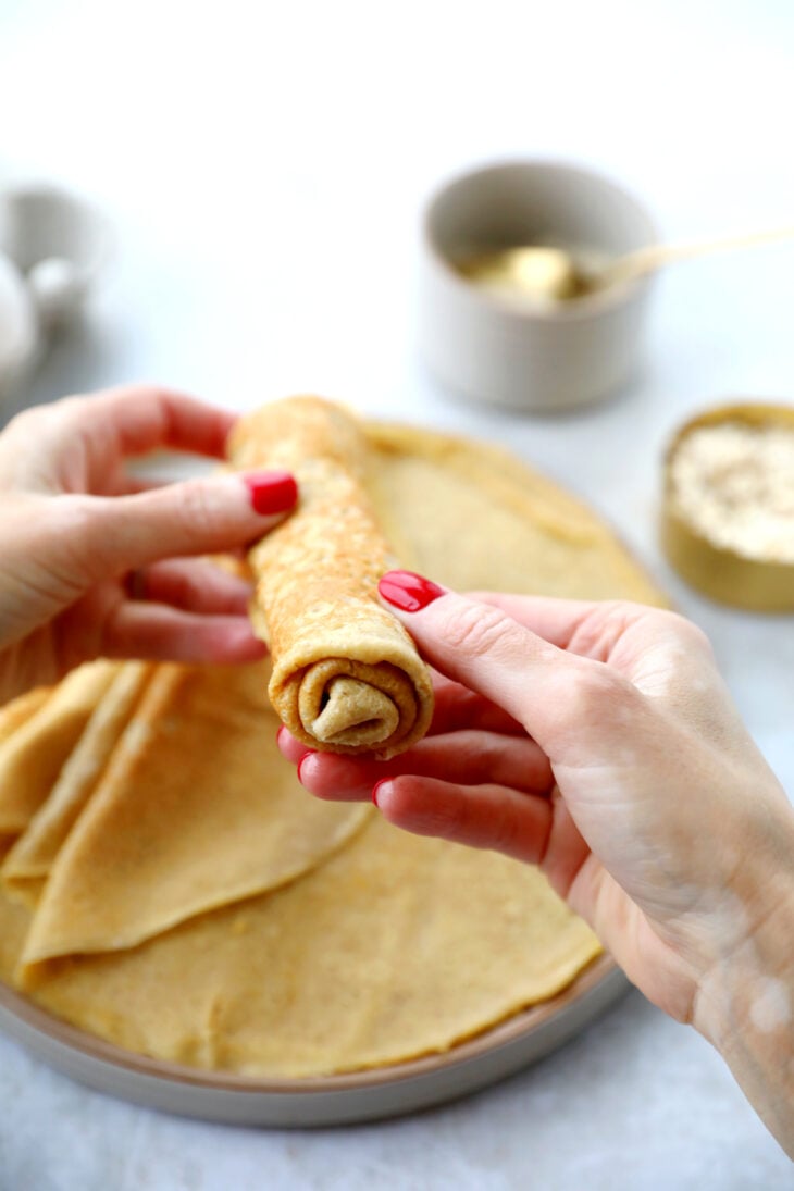 Oat crepes are prepared with oats, which makes them nutritious, fiber-rich, and easy to adapt in a gluten-free and dairy-free version.