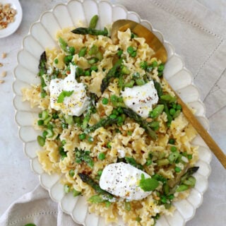 This simple spring pea and asparagus pasta with burrata is loaded with spring flavors. Creamy and flavorful, this dish is a classic to keep a lifetime.